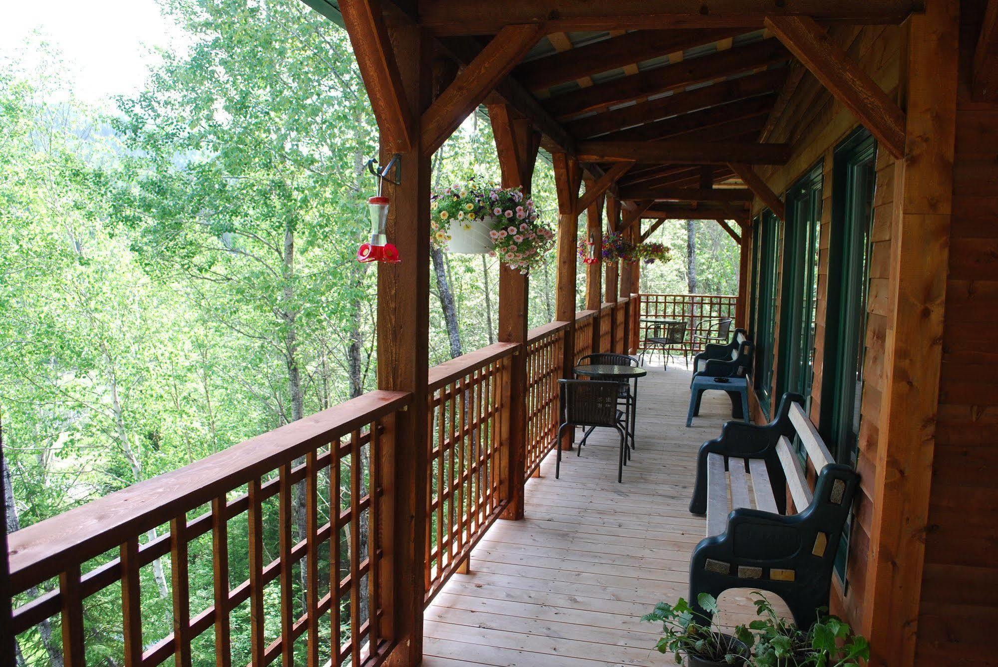 De La Riviere Matapedia - Matapedia River Inn Routhierville